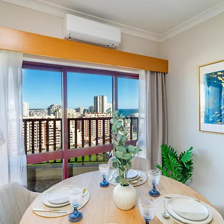 Azul Ocean View Апартаменти *