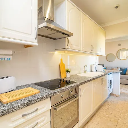 Azul Ocean View Апартаменти