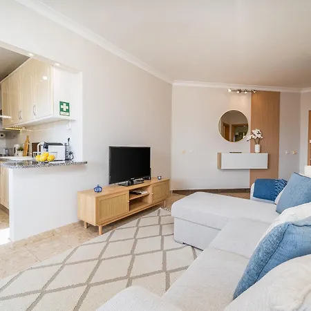 Azul Ocean View Апартаменти